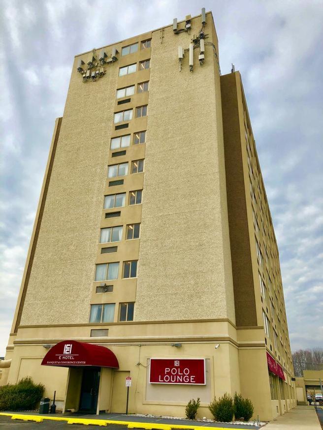 E Hotel Banquet & Conference Center أديسون المظهر الخارجي الصورة